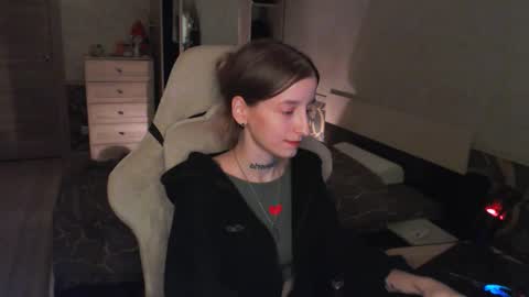 Snapshot of cath_dysphoria_ chatting on 30, 9, 2025 CATH online show from 30, 9, 2025