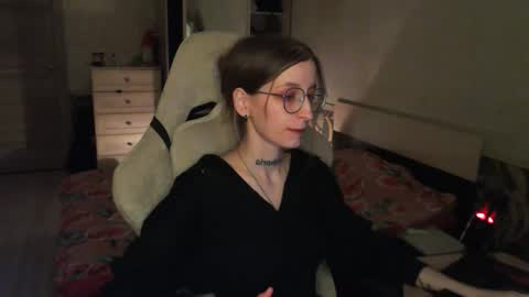 Snapshot of cath_dysphoria_ chatting on 22, 10, 2025 CATH online show from 22, 10, 2025