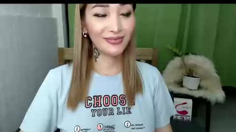 Snapshot of cathalea_toni chatting on 13, 10, 2025 red online show from 13, 10, 2025