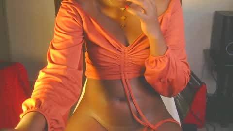 Snapshot of cathynoir chatting on 6, 10, 2025 catrine online show from 6, 10, 2025