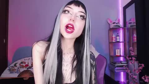 Snapshot of cati_petite chatting on 1, 3, 2025 Cati help me reach my goal of 100 thumbs up again 3 online show from 1, 3, 2025