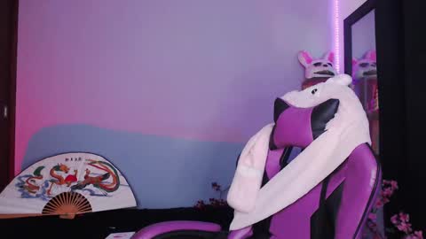 Snapshot of cati_petite chatting on 6, 3, 2025 Cati help me reach my goal of 100 thumbs up again 3 online show from 6, 3, 2025