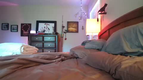 some call me djcatnips some call me CC but i love it when you call me miss catnips  online show from 28, 7, 2026