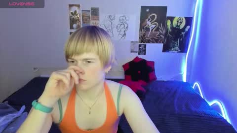 cattie_w_ online show from 28, 11, 2025