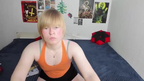 cattie_w_ online show from 16, 3, 2026