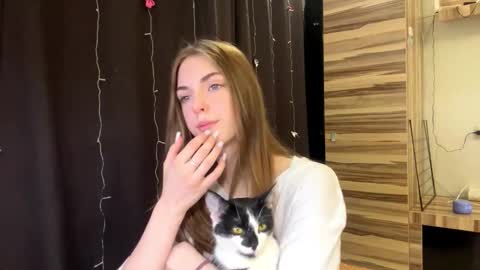 Polly online show from 10, 3, 2026