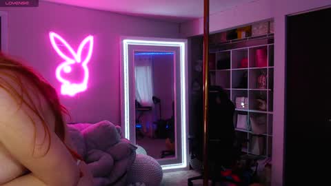 Ccinnamon online show from 5, 1, 2025