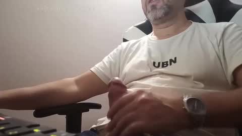 Snapshot of ccmhp1 chatting on 30, 4, 2026 Tomys online show from 30, 4, 2026