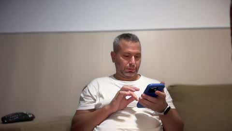 Snapshot of ccmhp1 chatting on 12, 6, 2026 Tomys online show from 12, 6, 2026