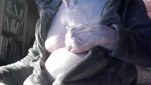 Snapshot of cd_99 chatting on 4, 1, 2025 cd_99 online show from 4, 1, 2025