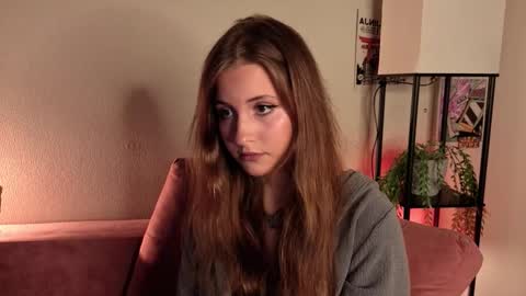 Lina  online show from 19, 9, 2025