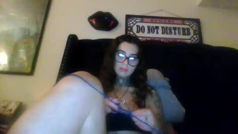 Snapshot of ceceluv27 chatting on 25, 11, 2025 ceceluv27 online show from 25, 11, 2025