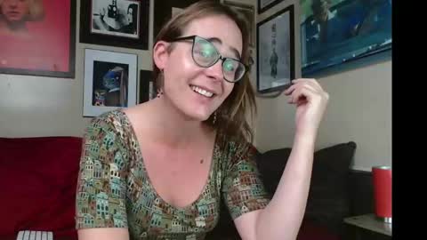 Snapshot of cecilysaintclaire chatting on 7, 11, 2025 Cecily Saint Claire online show from 7, 11, 2025