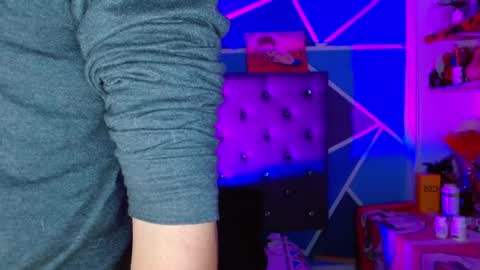 I am Valentinn online show from 8, 1, 2026