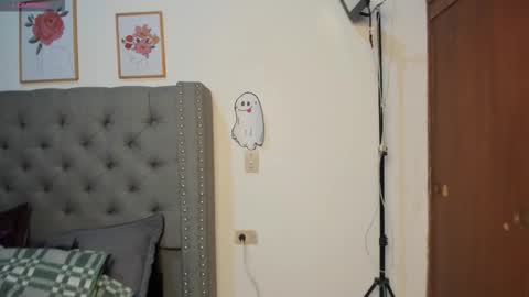 CelestheJones online show from 30, 11, 2025