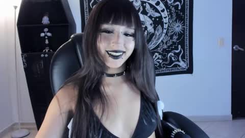   online show from 6, 11, 2025