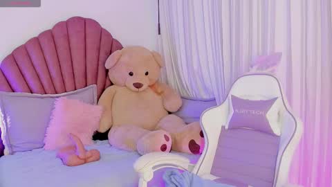        700   110 p  online show from 15, 11, 2025