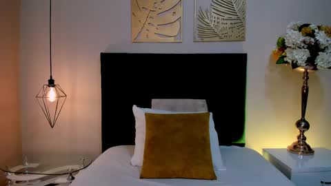 Celeste Quenn online show from 21, 4, 2026