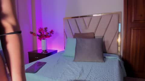 Celeste Quenn online show from 15, 5, 2026
