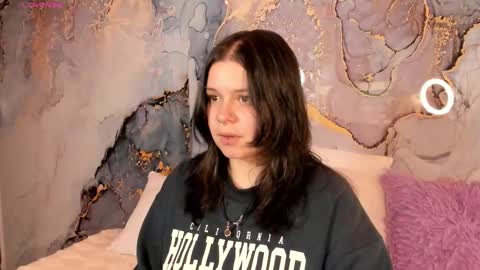 Hello guys my name is Sofi and Lizzie and  Vanessa online show from 11, 2, 2026