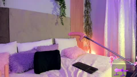 Hello guys my name is Sofi and Lizzie and  Vanessa online show from 22, 4, 2026