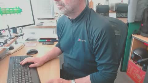 Snapshot of ch400 chatting on 26, 5, 2026 ch400 online show from 26, 5, 2026