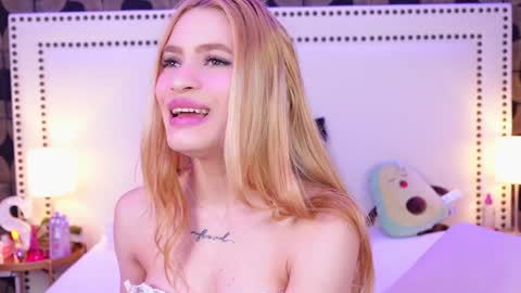 Snapshot of channelangeless chatting on 2, 1, 2025 Channelangeless online show from 2, 1, 2025