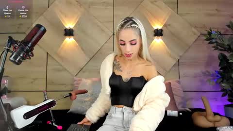 Snapshot of channelcrawford chatting on 29, 9, 2025 ChannelCrawford online show from 29, 9, 2025