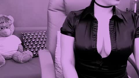 Snapshot of chantallovely chatting on 16, 5, 2026 The Queen online show from 16, 5, 2026