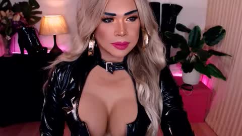 Snapshot of charismatic_apple chatting on 14, 1, 2026 charismatic_apple online show from 14, 1, 2026