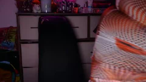 charliecakesssss online show from 8, 1, 2025