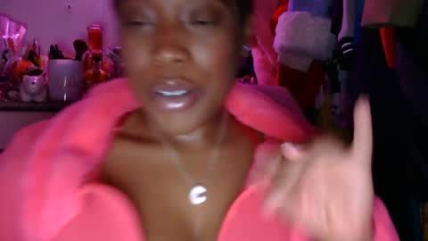 charliecakesssss online show from 18, 1, 2025