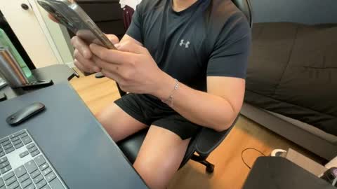 charliekkw online show from 23, 4, 2026