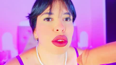 Charloott Evans online show from 7, 10, 2025