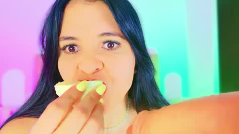 Charloott Evans online show from 28, 4, 2026