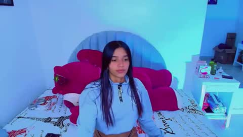 Snapshot of charlotte_0309 chatting on 4, 12, 2025 charlotte online show from 4, 12, 2025