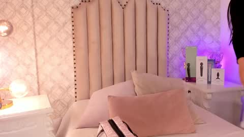   Charlotte  online show from 9, 2, 2025