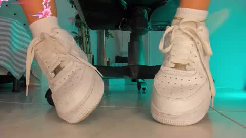 charlotte  grey online show from 31, 1, 2026