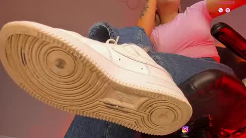 charlotte  grey online show from 23, 4, 2026