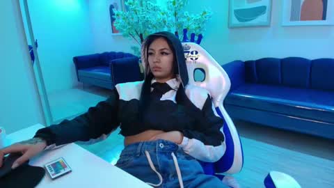 Charlotte online show from 25, 1, 2025