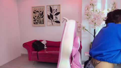 Charlotte online show from 23, 4, 2026