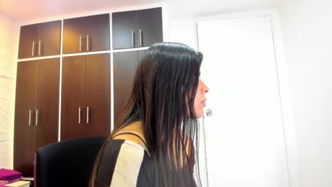 Charlotte Icee online show from 2, 1, 2025