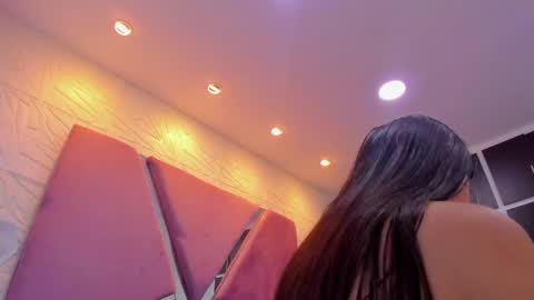 Charlotte Icee online show from 3, 3, 2025