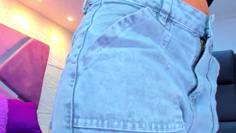 Charlotte Icee online show from 25, 10, 2025