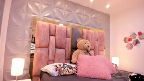 Charlotte Icee online show from 18, 4, 2026