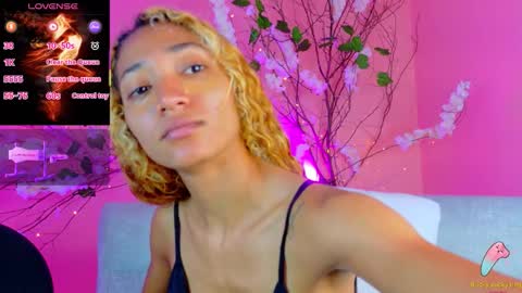 Snapshot of charlotte_love10 chatting on 11, 11, 2025 CHARLOTTE online show from 11, 11, 2025