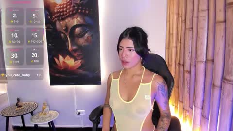 Snapshot of charlotte_mitchell_25 chatting on 11, 11, 2025 CHARLOTTE online show from 11, 11, 2025