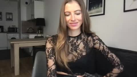 Charlotte Roche online show from 11, 2, 2025