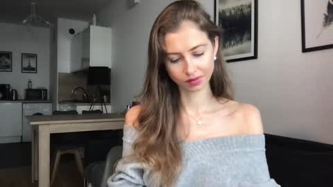 Charlotte Roche online show from 11, 9, 2025