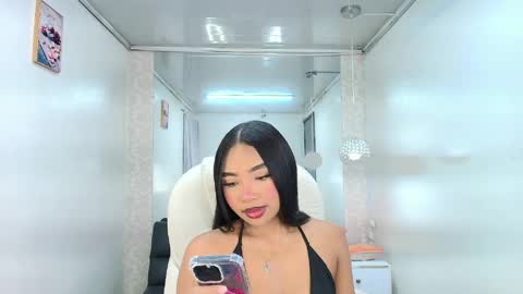 charlotte_walker1 online show from 18, 4, 2026